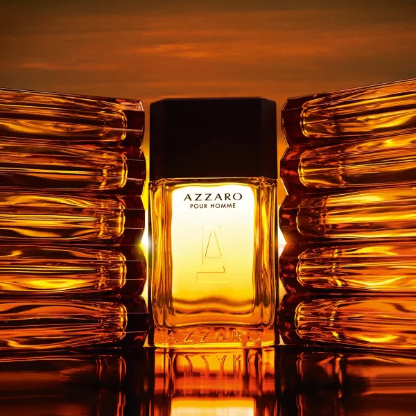 Perfume Masculino Eau de Toilette Clássico Fresco Amadeirado, Fragrância com Notas de Bergamota, Patchouli Couro e Almíscar Azzaro Pour Homme, Frasco com 100ml - Imagem 4